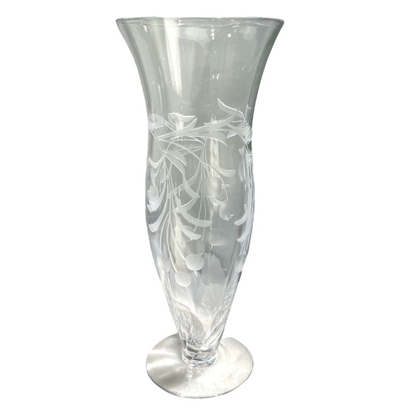 VINTAGE ETCHED CLEAR GLASS FOOTED 10" TALL VASE - Picture 14 of 15